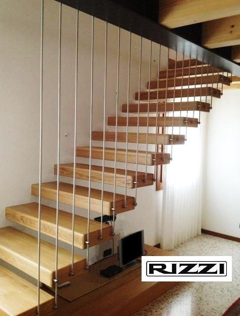 Self-supporting staircase in metal - STM 13