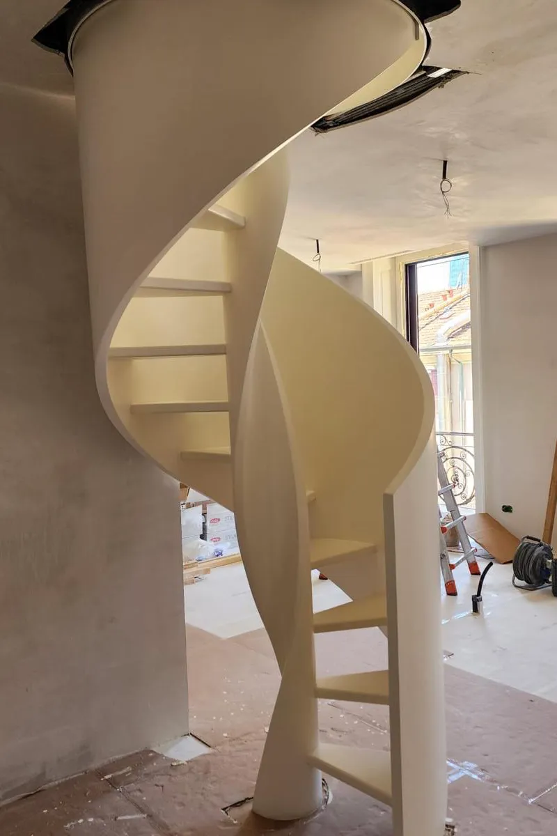 scala elicoidale in legno Milano