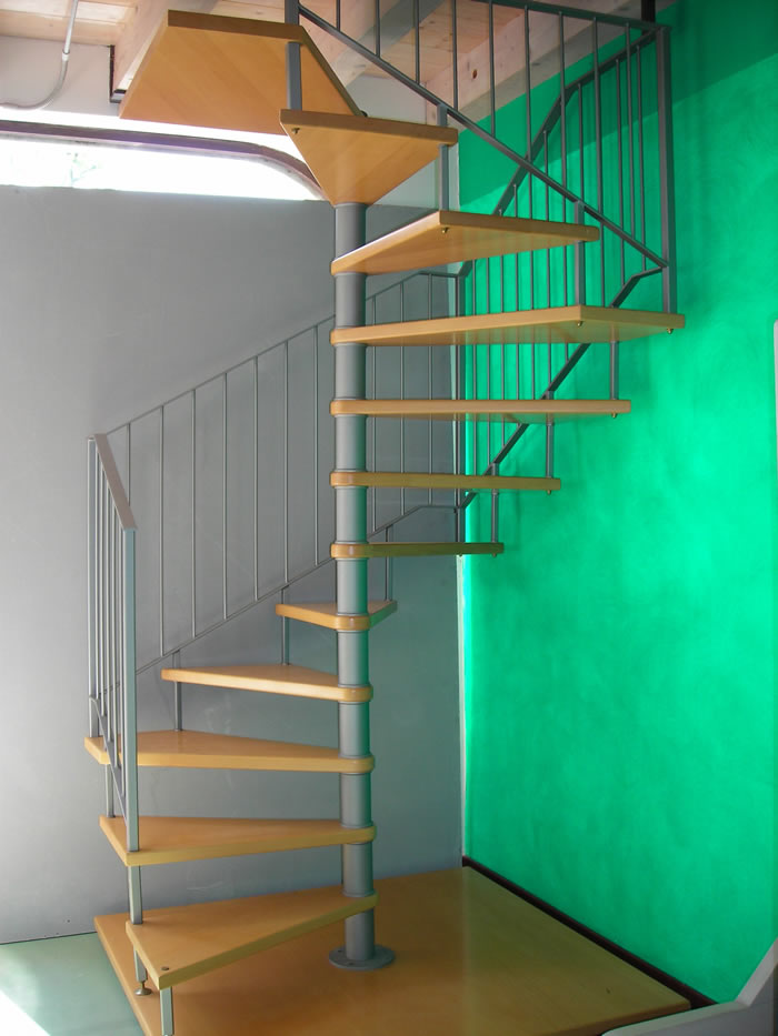 Маршевая металлическая лестница - CH 03